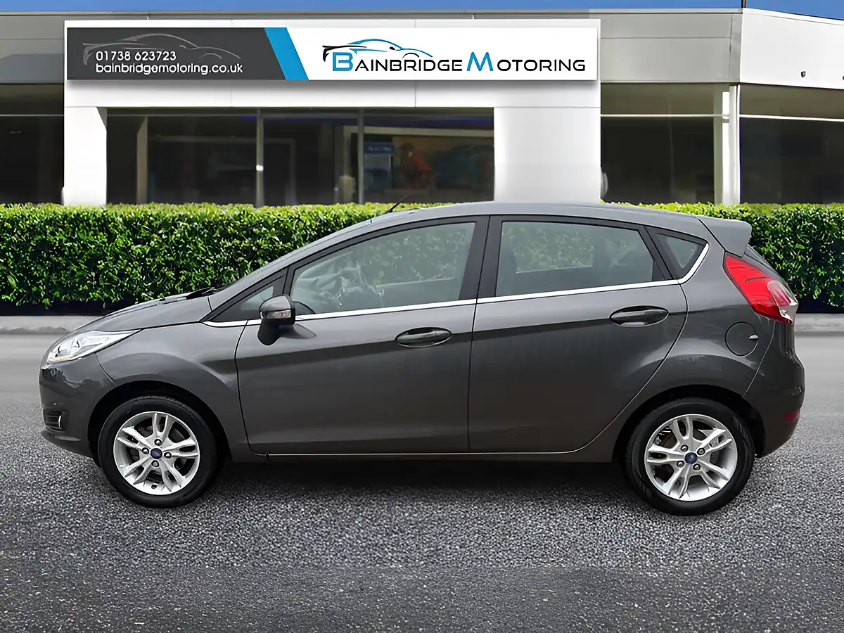 Used 2016 Ford Fiesta Zetec Grey - Interior and Exterior details 6
