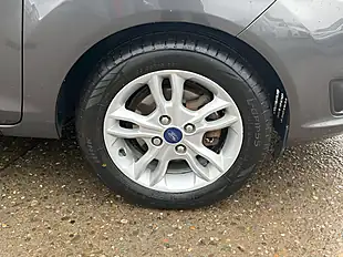 Used 2016 Ford Fiesta Zetec Grey - Interior and Exterior details 9