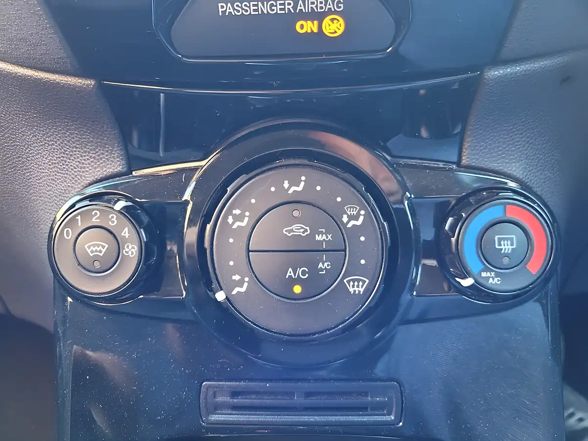 Used 2016 Ford Fiesta Zetec Grey - Interior and Exterior details 18