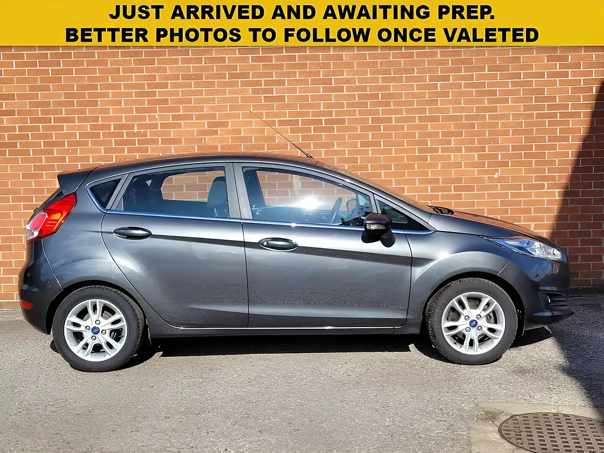 Used 2016 Ford Fiesta Zetec Grey - Interior and Exterior details 7