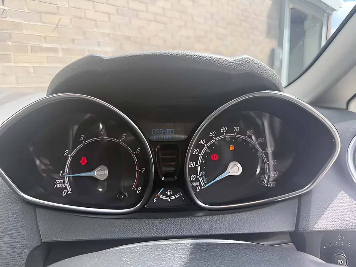 Used 2016 Ford Fiesta Zetec Grey - Interior and Exterior details 13