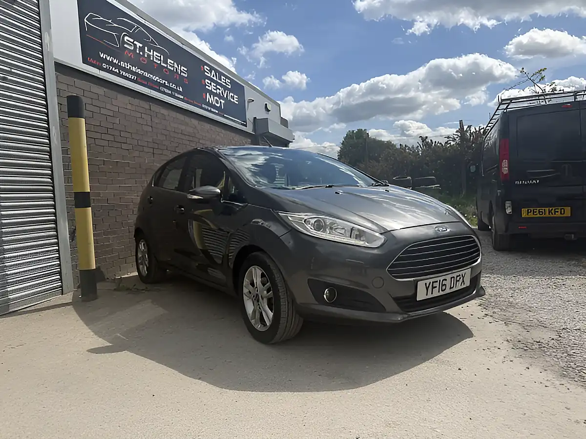 Used 2016 Ford Fiesta Zetec Grey - Interior and Exterior details 2