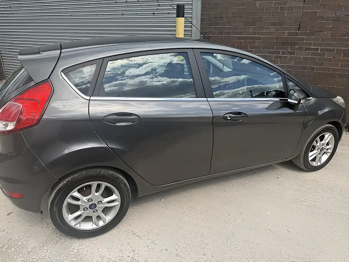 Used 2016 Ford Fiesta Zetec Grey - Interior and Exterior details 8