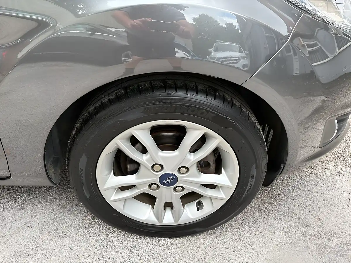 Used 2016 Ford Fiesta Zetec Grey - Interior and Exterior details 11