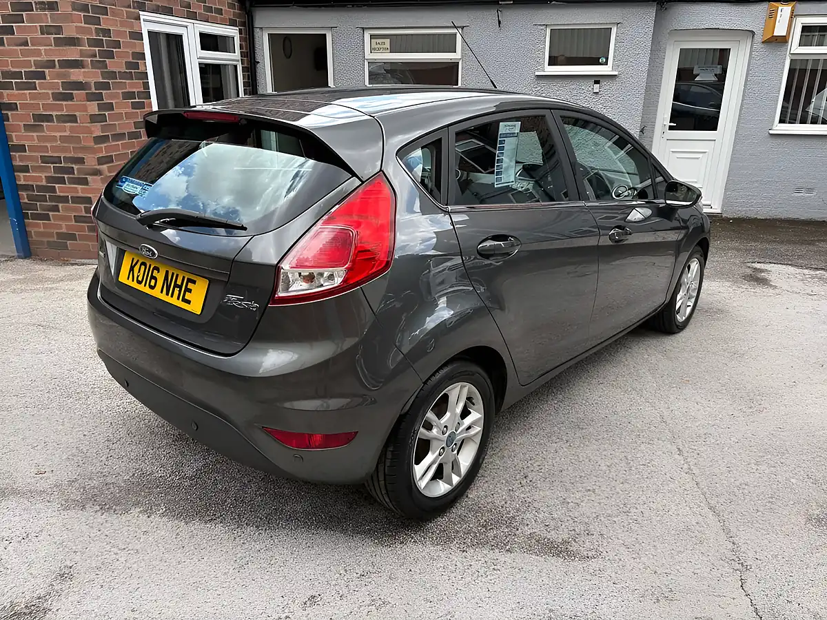 Used 2016 Ford Fiesta Zetec Grey - Interior and Exterior details 5