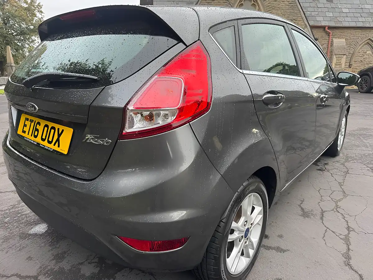 Used 2016 Ford Fiesta Zetec Magnetic Grey - Interior and Exterior details 8