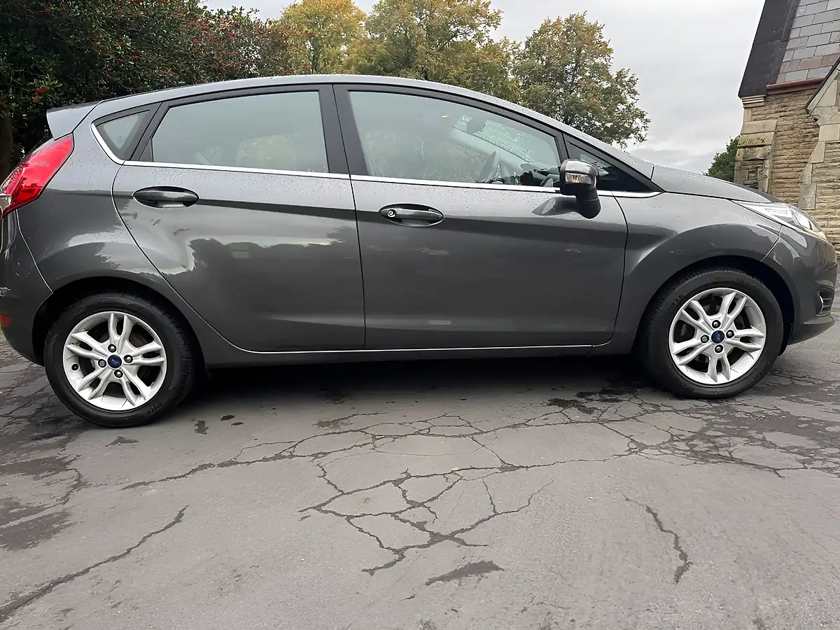 Used 2016 Ford Fiesta Zetec Magnetic Grey - Interior and Exterior details 9