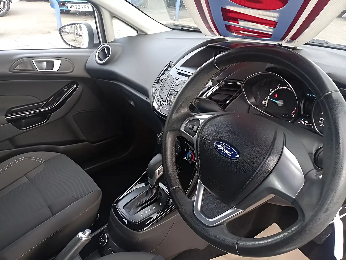 Used 2016 Ford Fiesta Zetec Moondust Silver - Interior and Exterior details 11