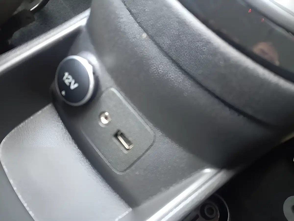 Used 2016 Ford Fiesta Zetec Moondust Silver - Interior and Exterior details 18