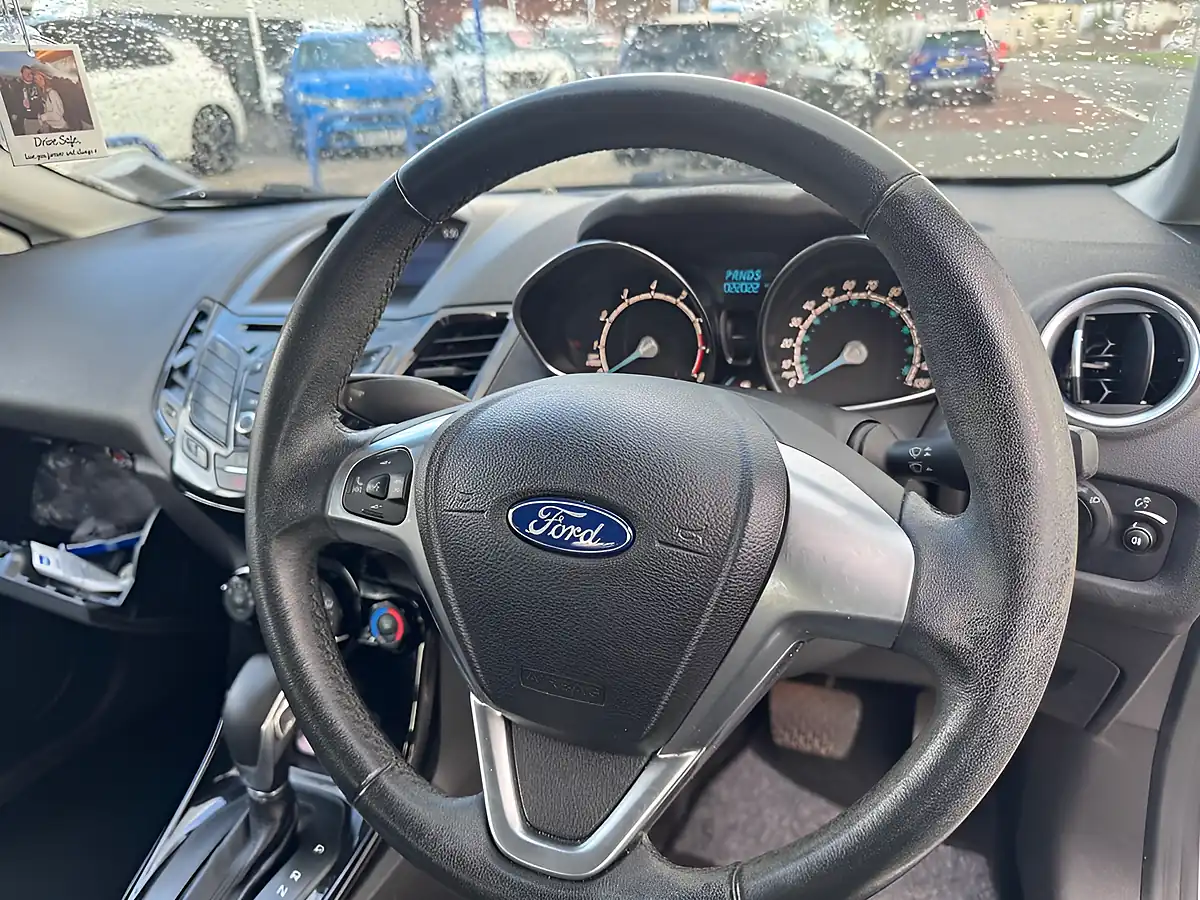 Used 2016 Ford Fiesta Zetec Moondust Silver - Interior and Exterior details 6