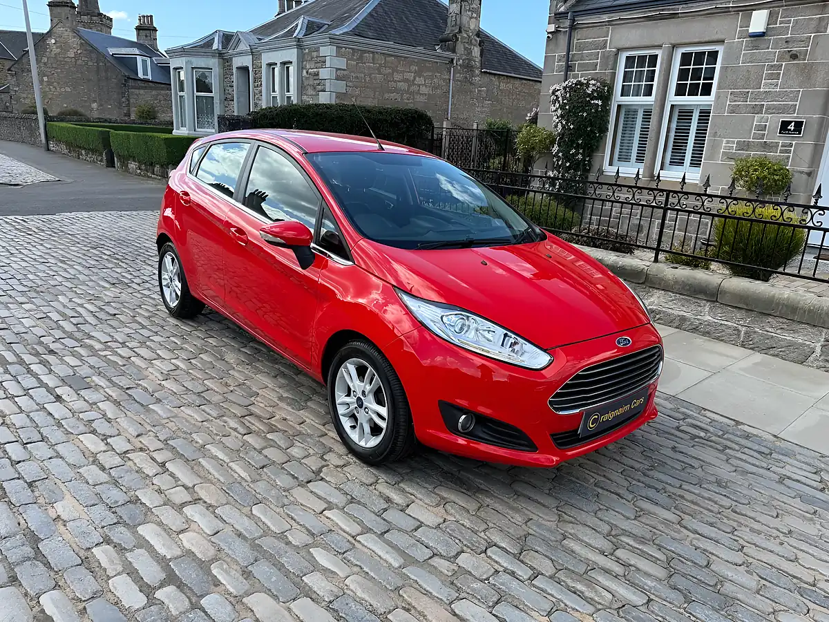 Used 2016 Ford Fiesta Zetec Race Red - Interior and Exterior details 8