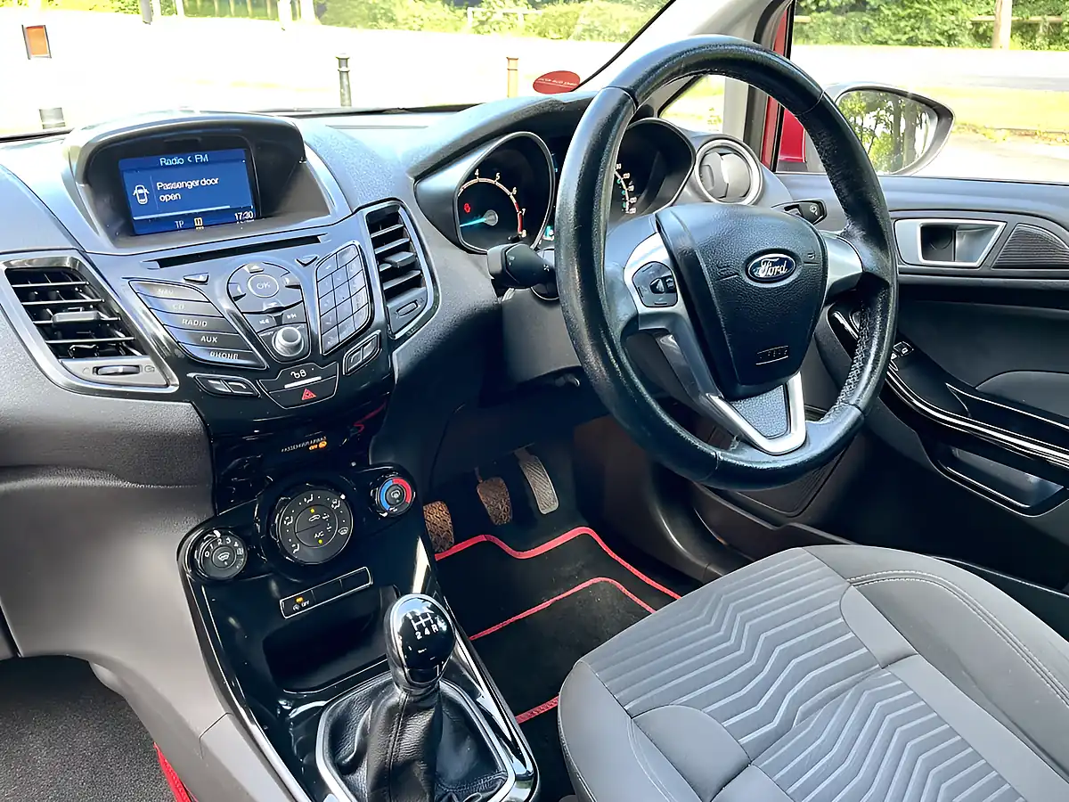 Used 2016 Ford Fiesta Zetec Red - Interior and Exterior details 18