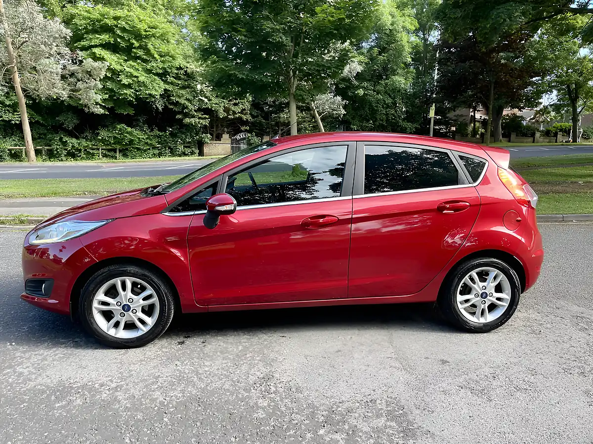 Used 2016 Ford Fiesta Zetec Red - Interior and Exterior details 7
