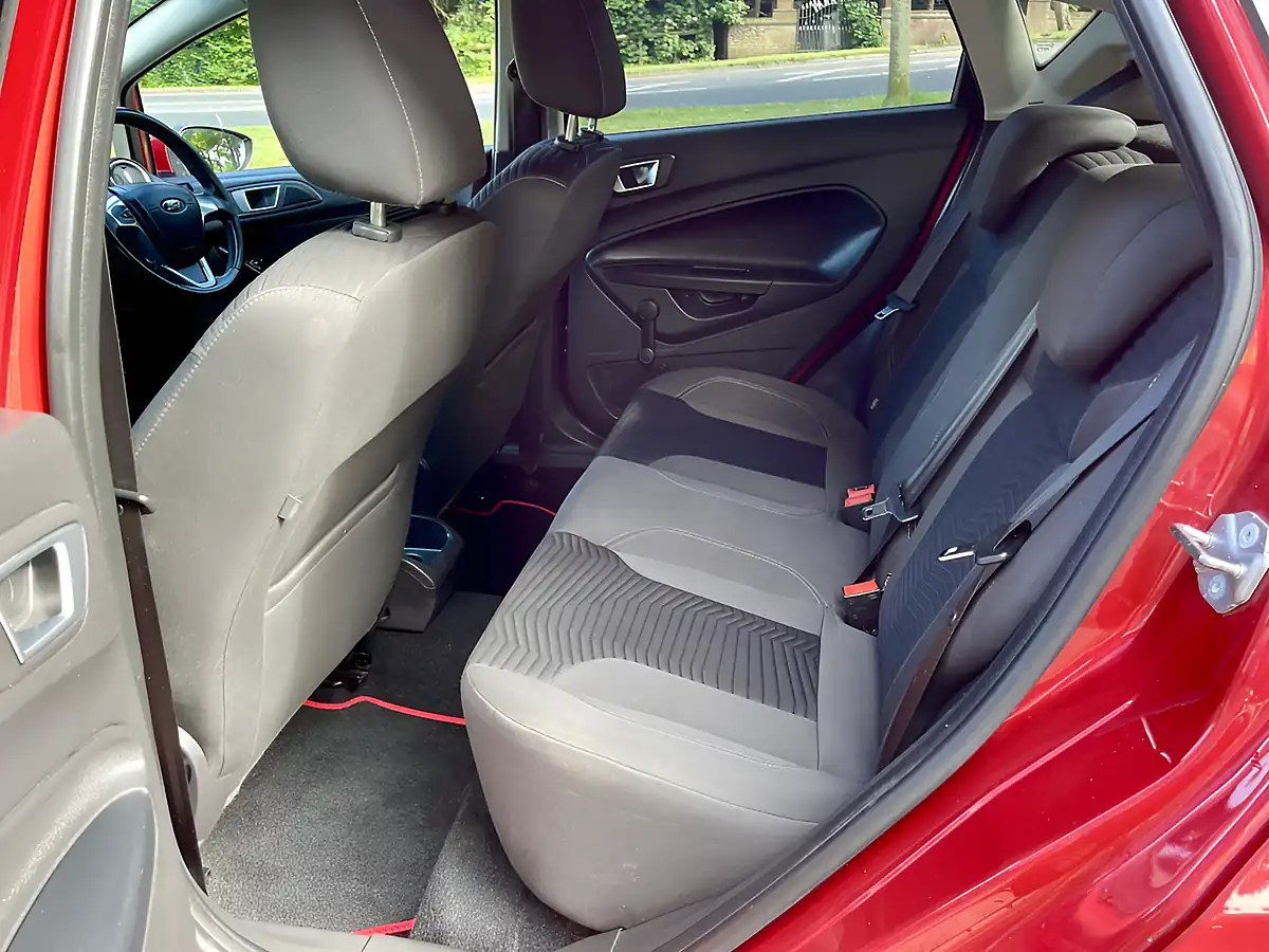 Used 2016 Ford Fiesta Zetec Red - Interior and Exterior details 9