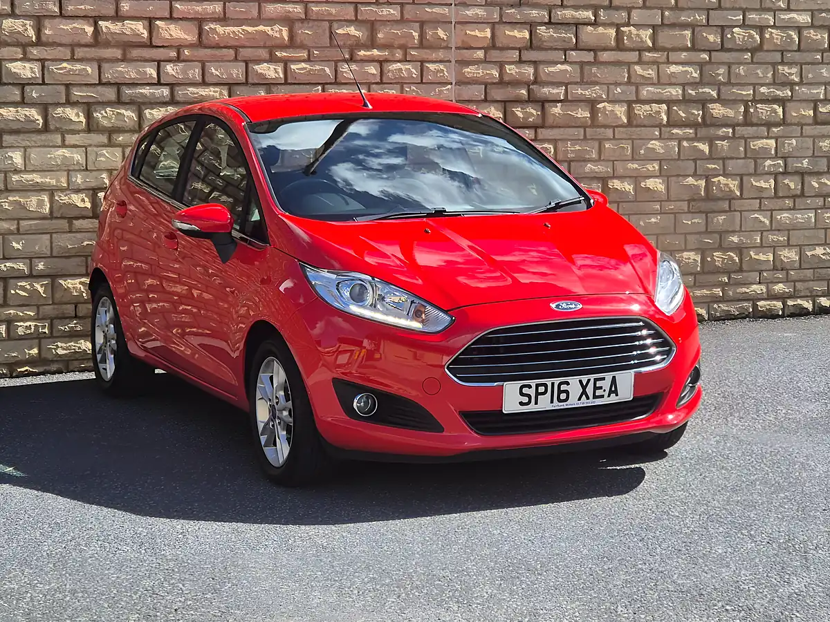 Used 2016 Ford Fiesta Zetec Red - Interior and Exterior details 12
