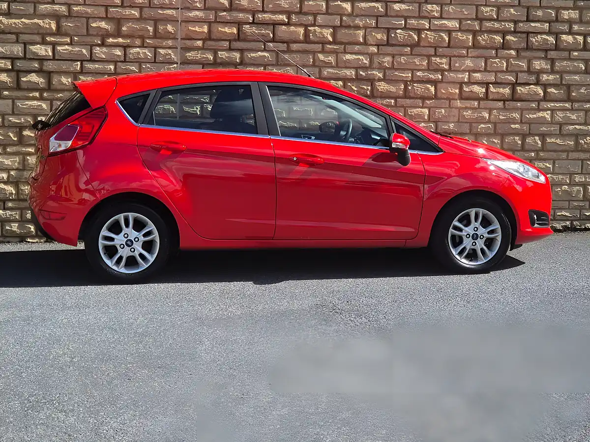 Used 2016 Ford Fiesta Zetec Red - Interior and Exterior details 17