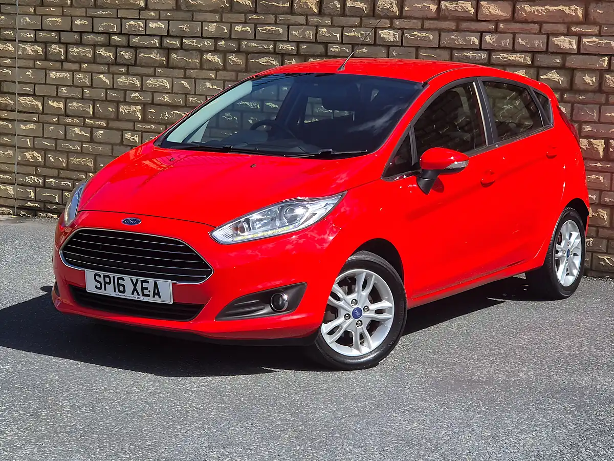 Used 2016 Ford Fiesta Zetec Red - Interior and Exterior details 3