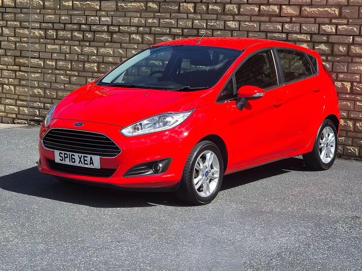 Used 2016 Ford Fiesta Zetec Red - Interior and Exterior details 4