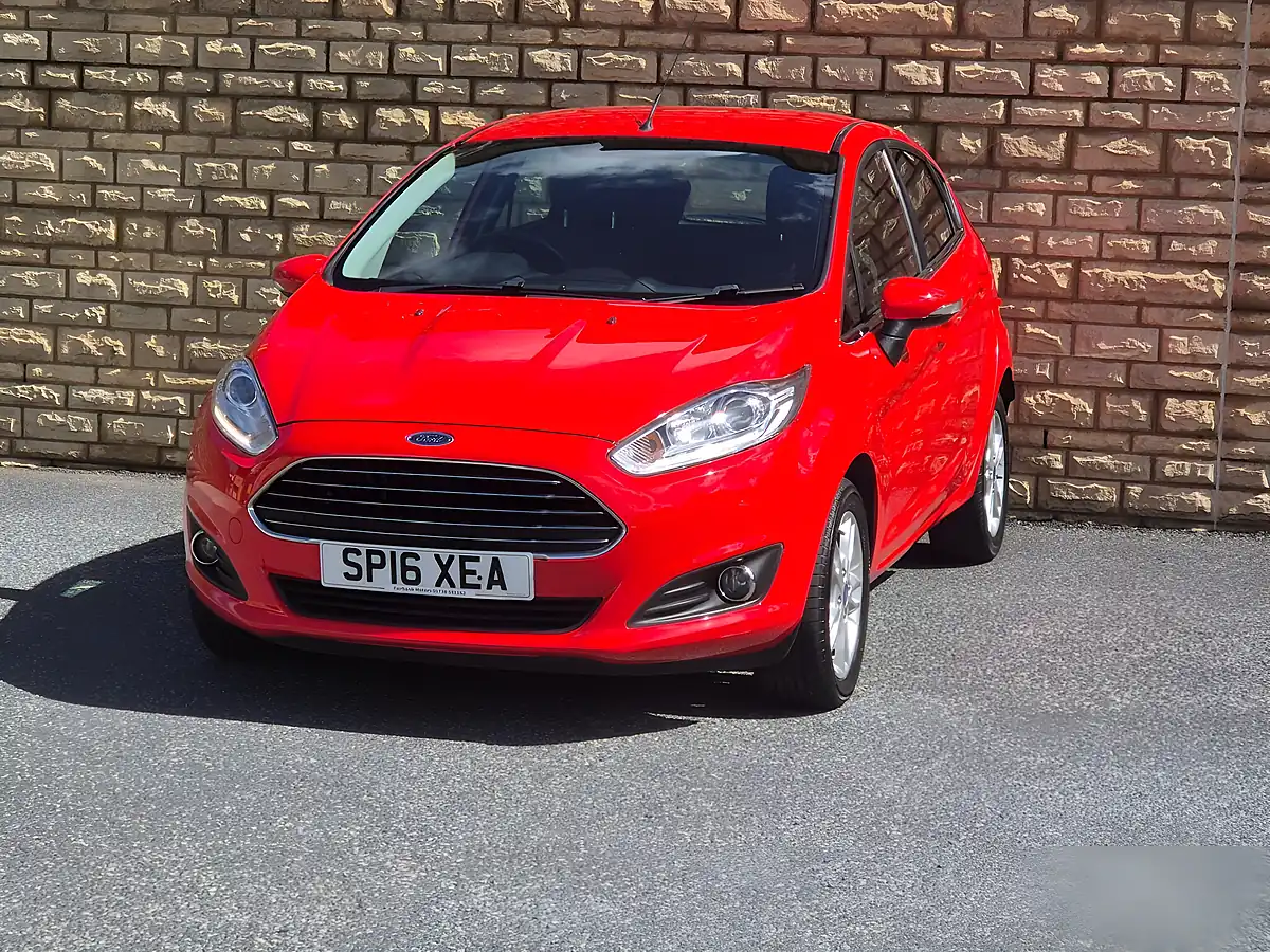 Used 2016 Ford Fiesta Zetec Red - Interior and Exterior details 7
