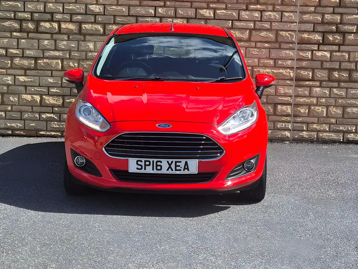 Used 2016 Ford Fiesta Zetec Red - Interior and Exterior details 8