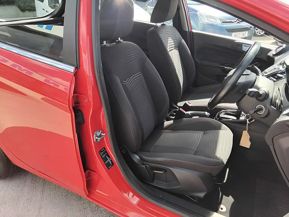 Used 2016 Ford Fiesta Zetec Red - Interior and Exterior details 10