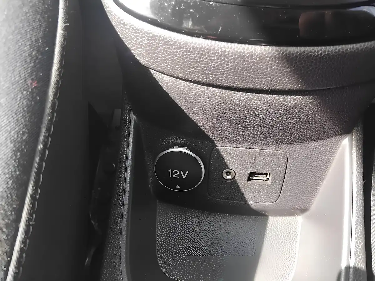 Used 2016 Ford Fiesta Zetec Red - Interior and Exterior details 12