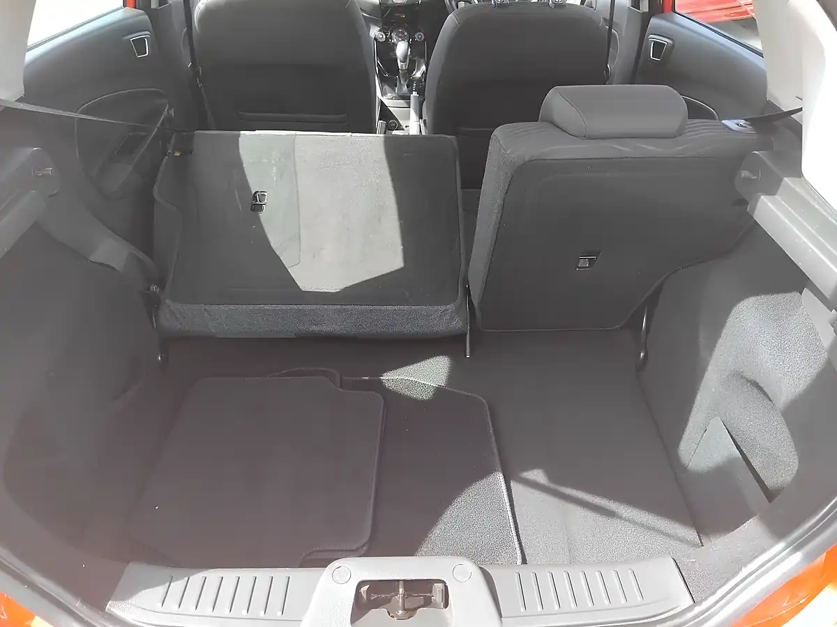 Used 2016 Ford Fiesta Zetec Red - Interior and Exterior details 14