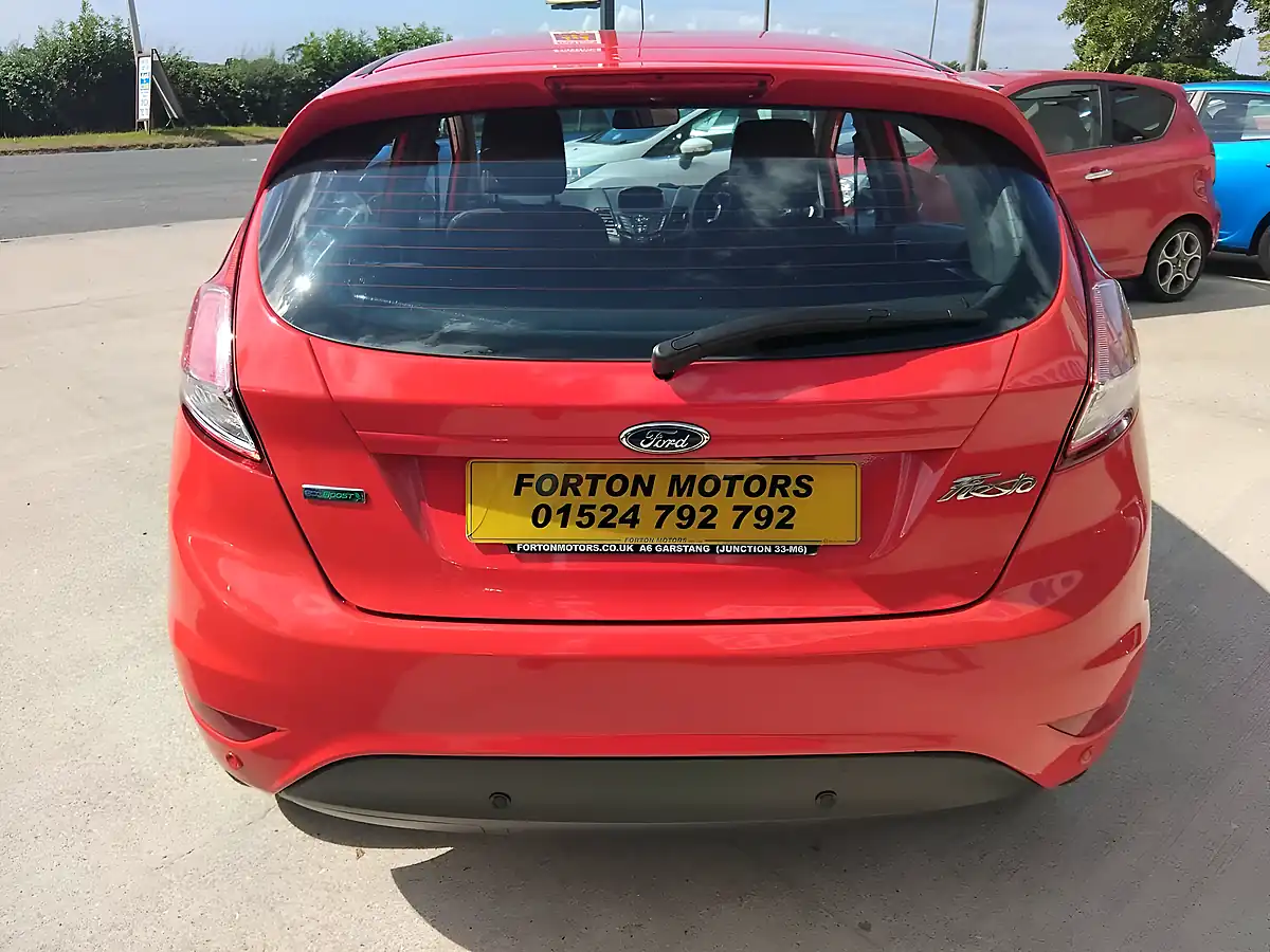 Used 2016 Ford Fiesta Zetec Red - Interior and Exterior details 9