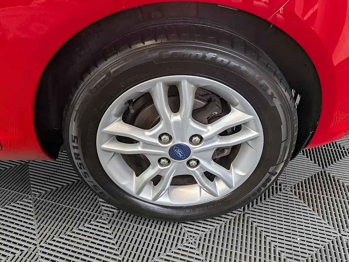 Used 2016 Ford Fiesta Zetec Red - Interior and Exterior details 18