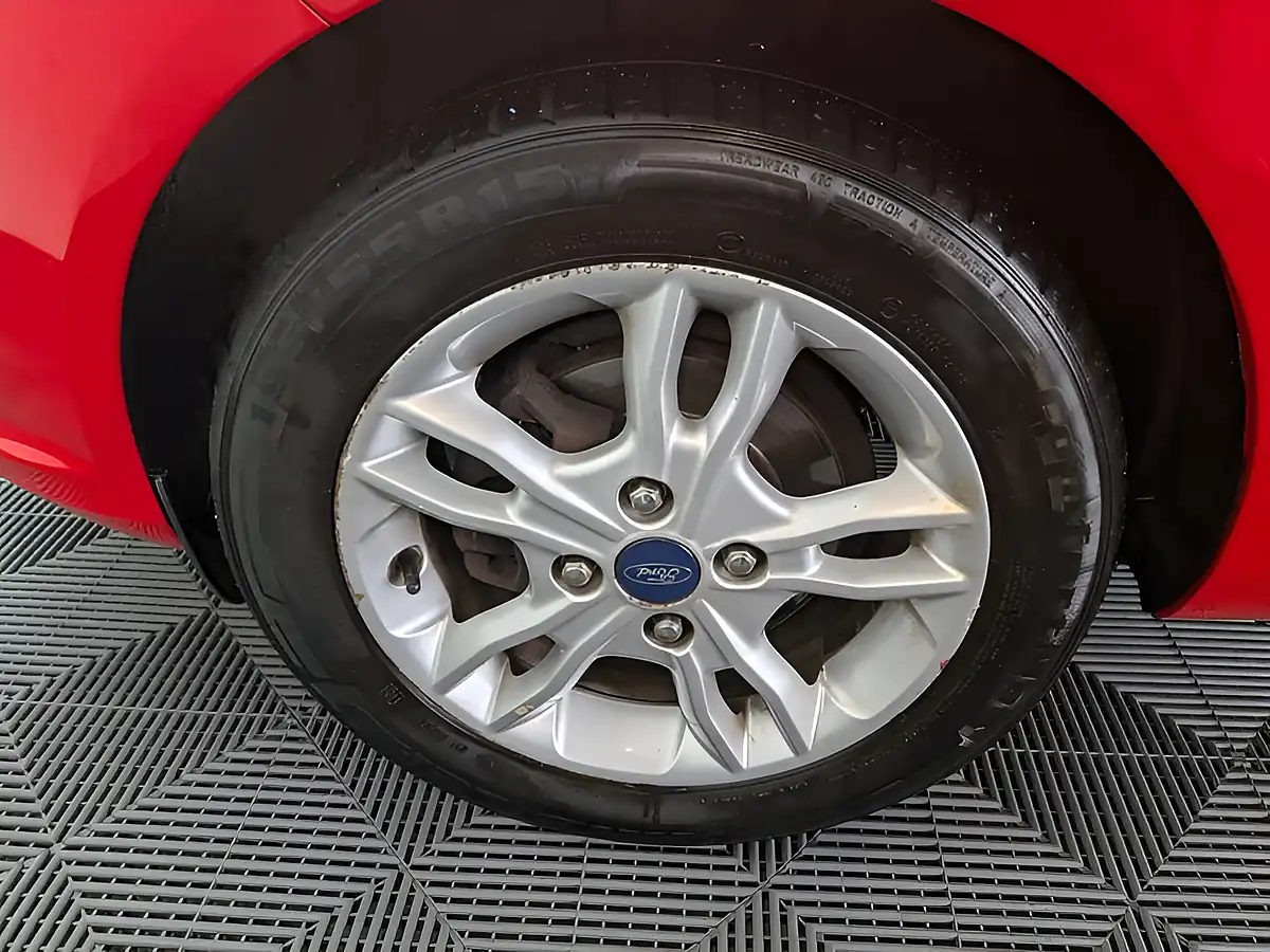 Used 2016 Ford Fiesta Zetec Red - Interior and Exterior details 20