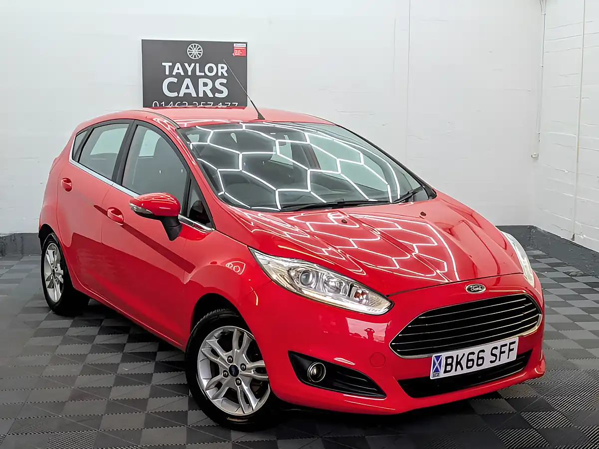 Used 2016 Ford Fiesta Zetec Red - Interior and Exterior details 3