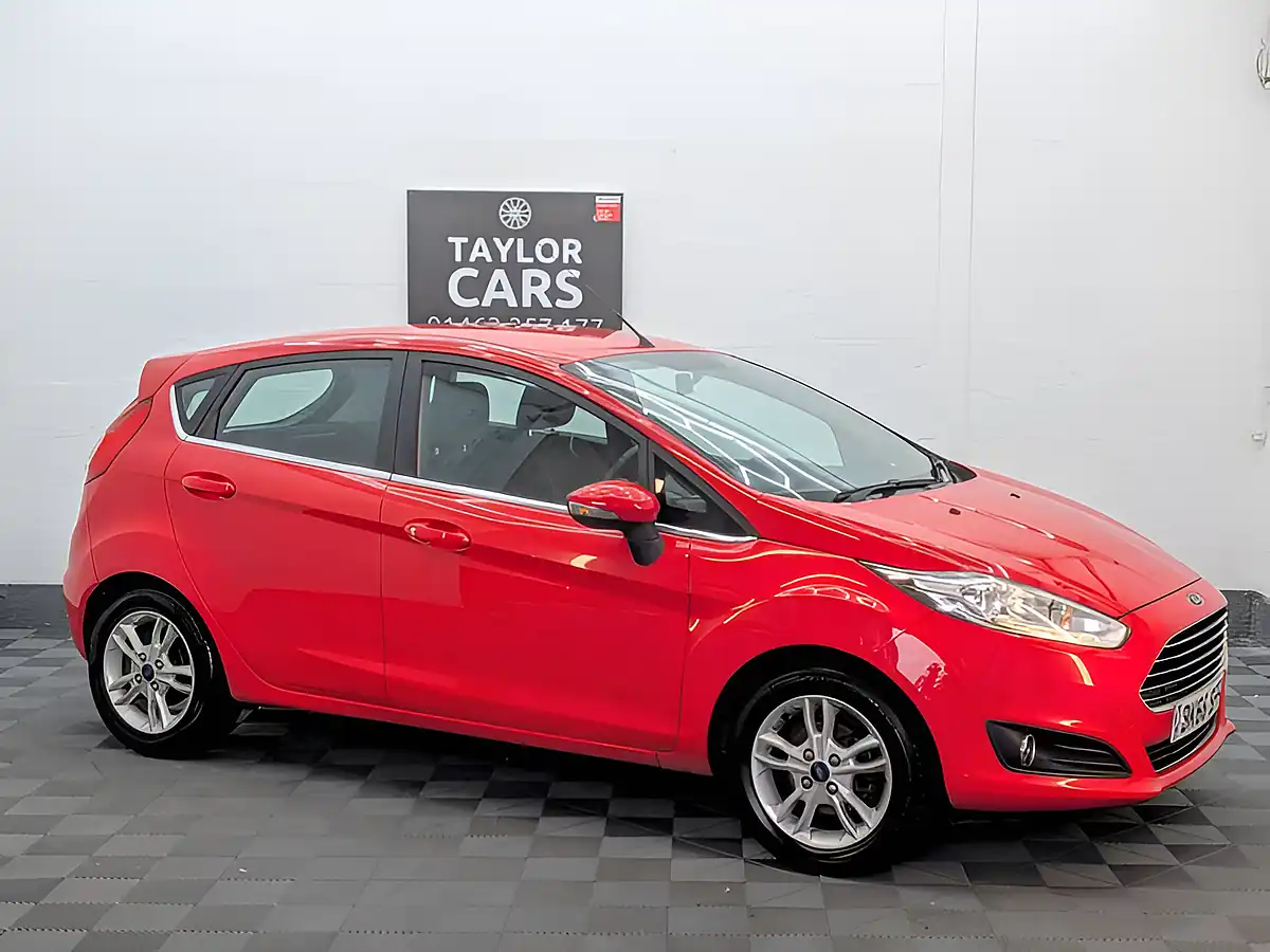 Used 2016 Ford Fiesta Zetec Red - Interior and Exterior details 4