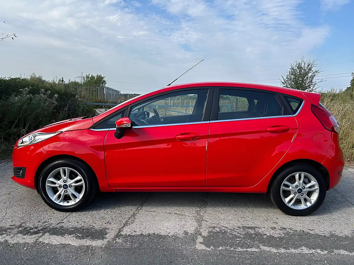 Used 2016 Ford Fiesta Zetec Red - Interior and Exterior details 5