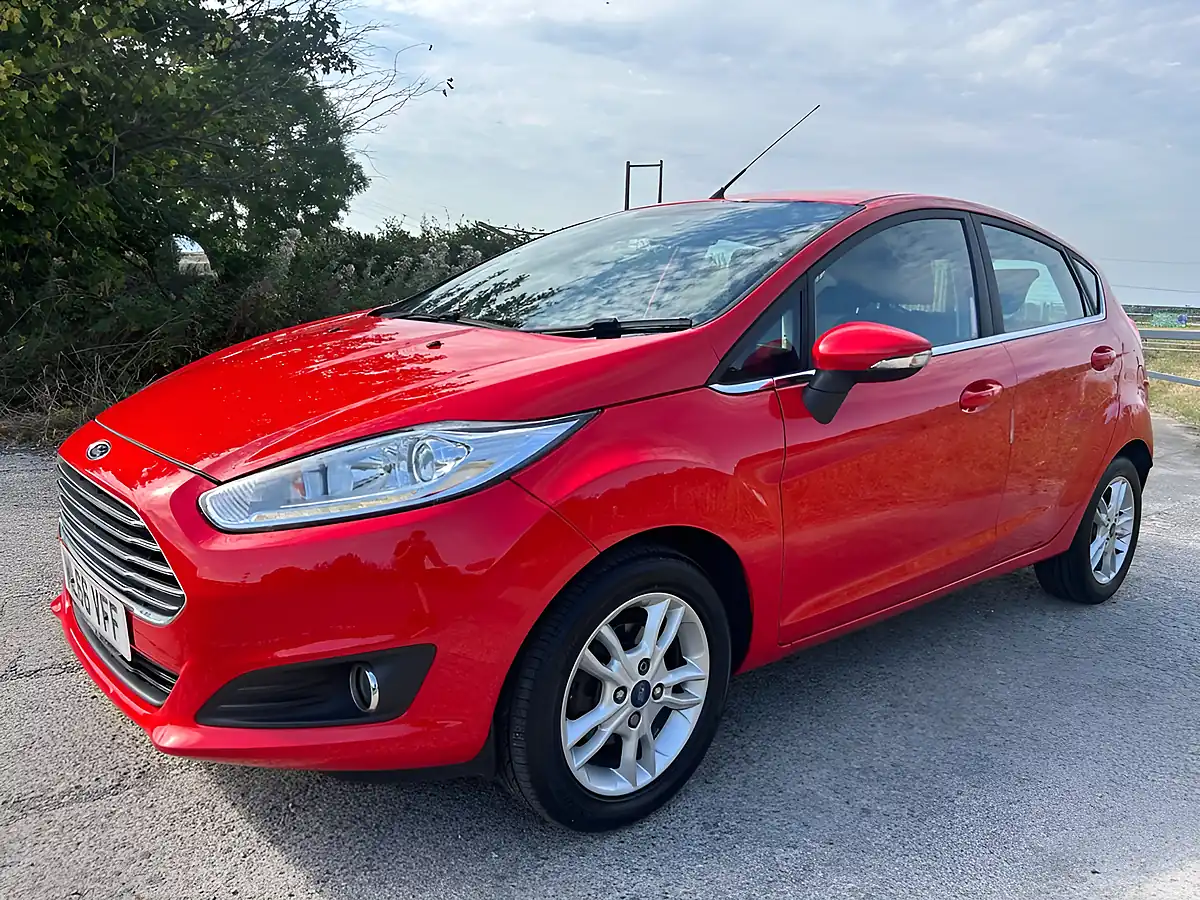 Used 2016 Ford Fiesta Zetec Red - Interior and Exterior details 8