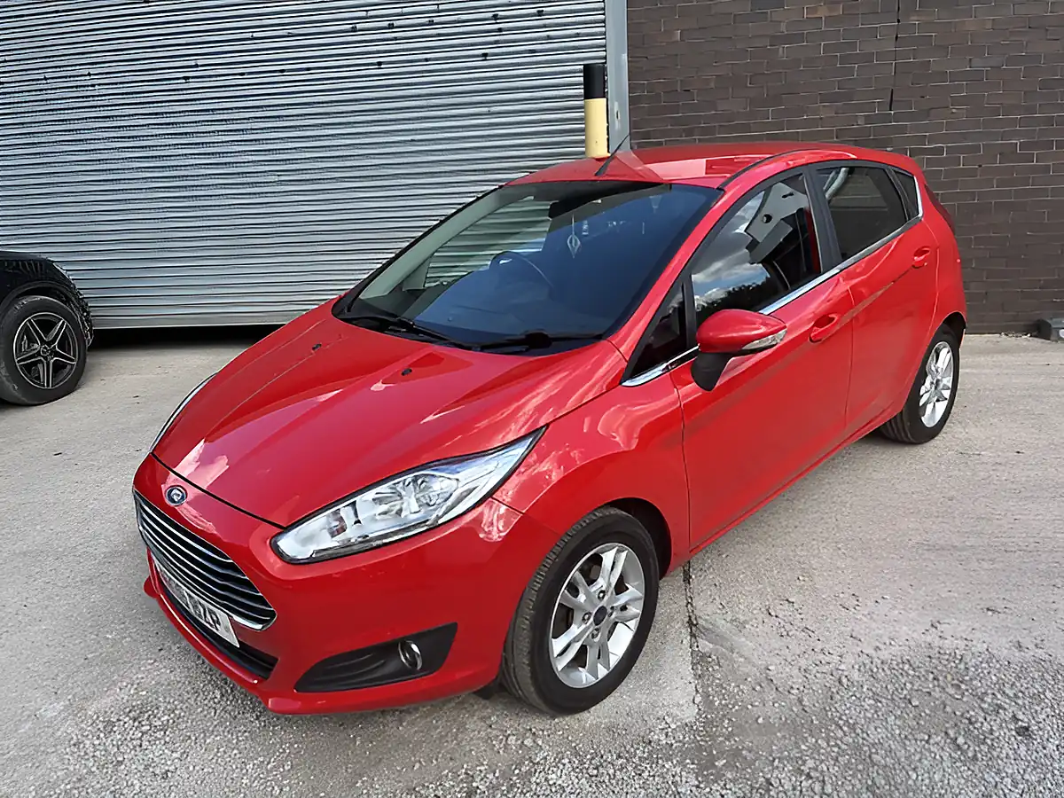 Used 2016 Ford Fiesta Zetec Red - Interior and Exterior details 5