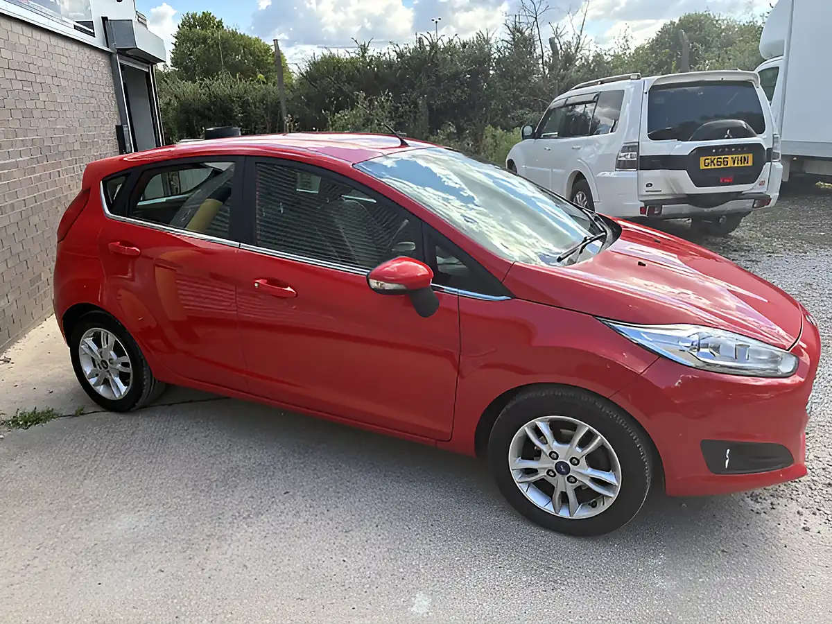 Used 2016 Ford Fiesta Zetec Red - Interior and Exterior details 6