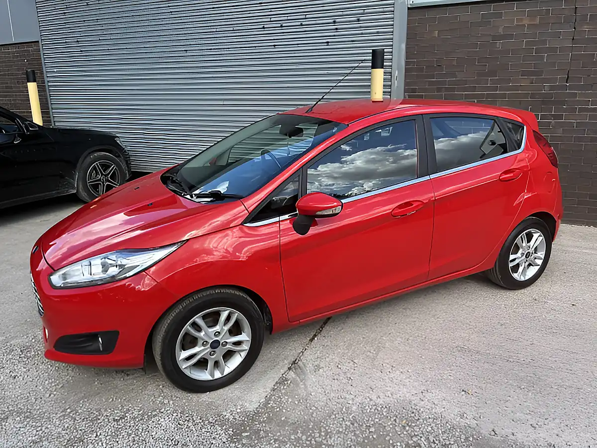 Used 2016 Ford Fiesta Zetec Red - Interior and Exterior details 8