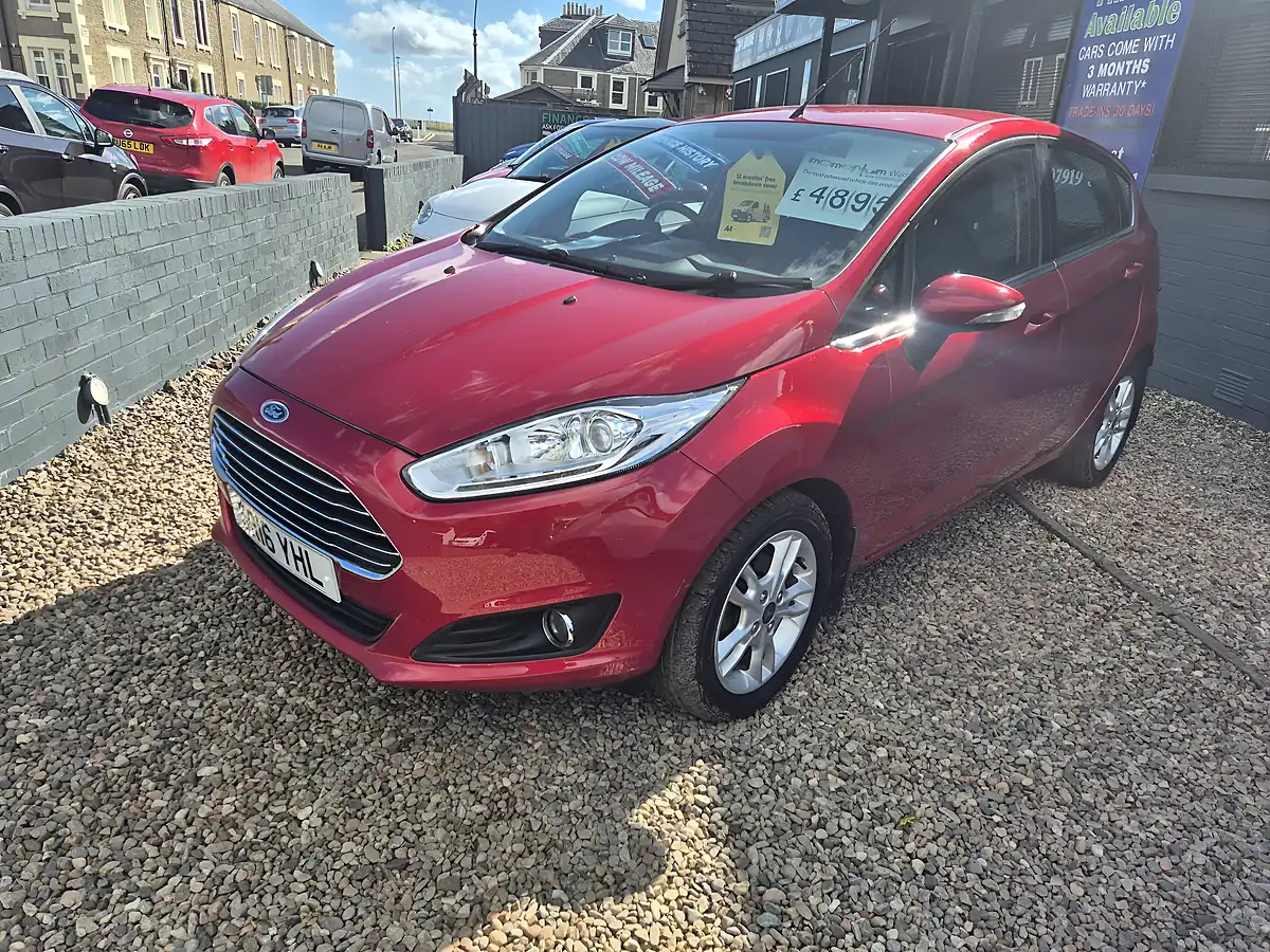 Used 2016 Ford Fiesta Zetec Red - Interior and Exterior details 5