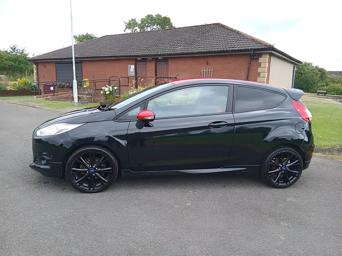 Used 2016 Ford Fiesta Zetec S Black - Interior and Exterior details 11