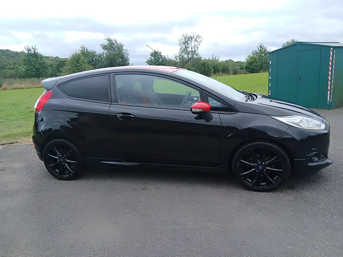 Used 2016 Ford Fiesta Zetec S Black - Interior and Exterior details 4