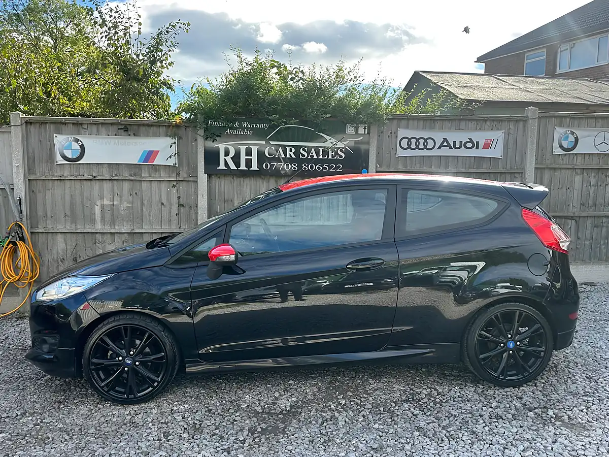 Used 2016 Ford Fiesta Zetec S Black - Interior and Exterior details 10