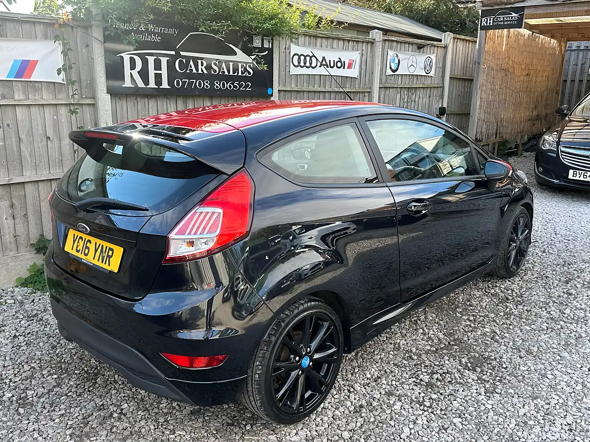 Used 2016 Ford Fiesta Zetec S Black - Interior and Exterior details 8