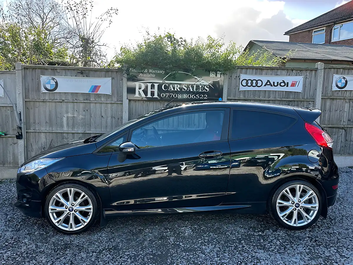 Used 2016 Ford Fiesta Zetec S Black - Interior and Exterior details 10