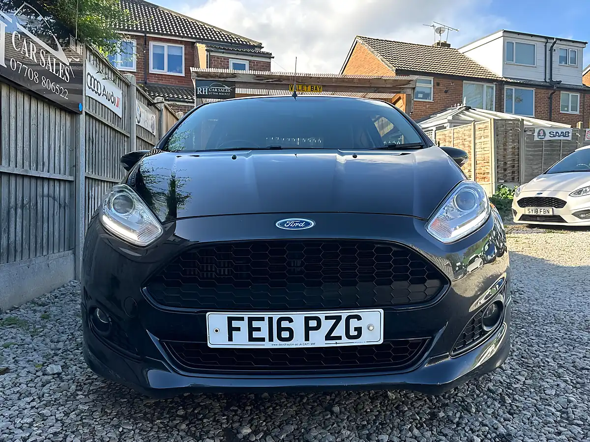 Used 2016 Ford Fiesta Zetec S Black - Interior and Exterior details 11