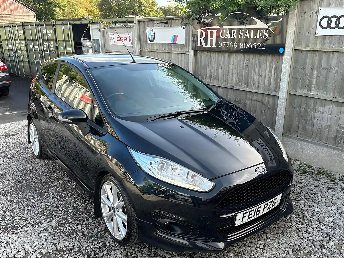 Used 2016 Ford Fiesta Zetec S Black - Interior and Exterior details 14