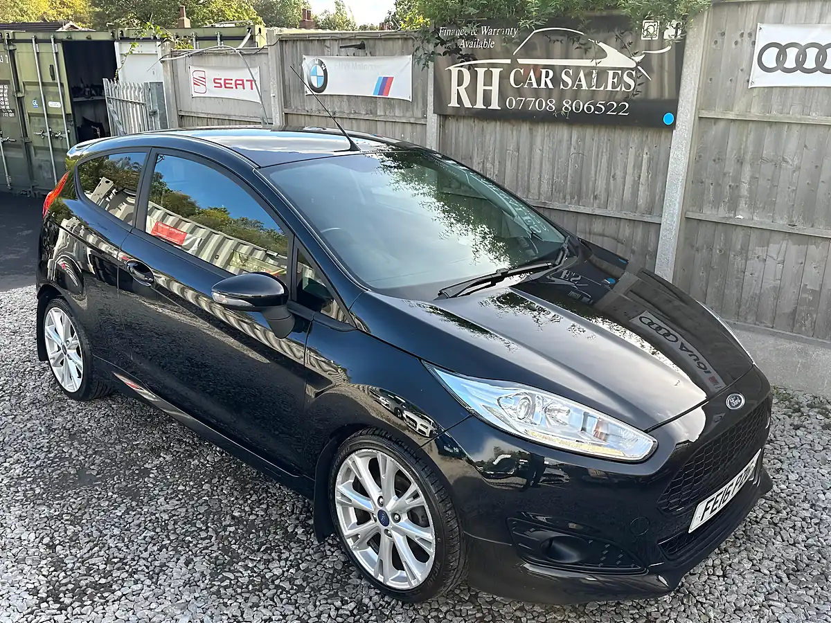 Used 2016 Ford Fiesta Zetec S Black - Interior and Exterior details 2