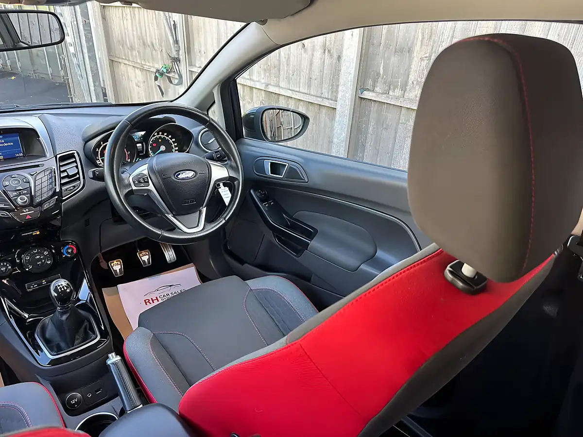 Used 2016 Ford Fiesta Zetec S Black - Interior and Exterior details 5