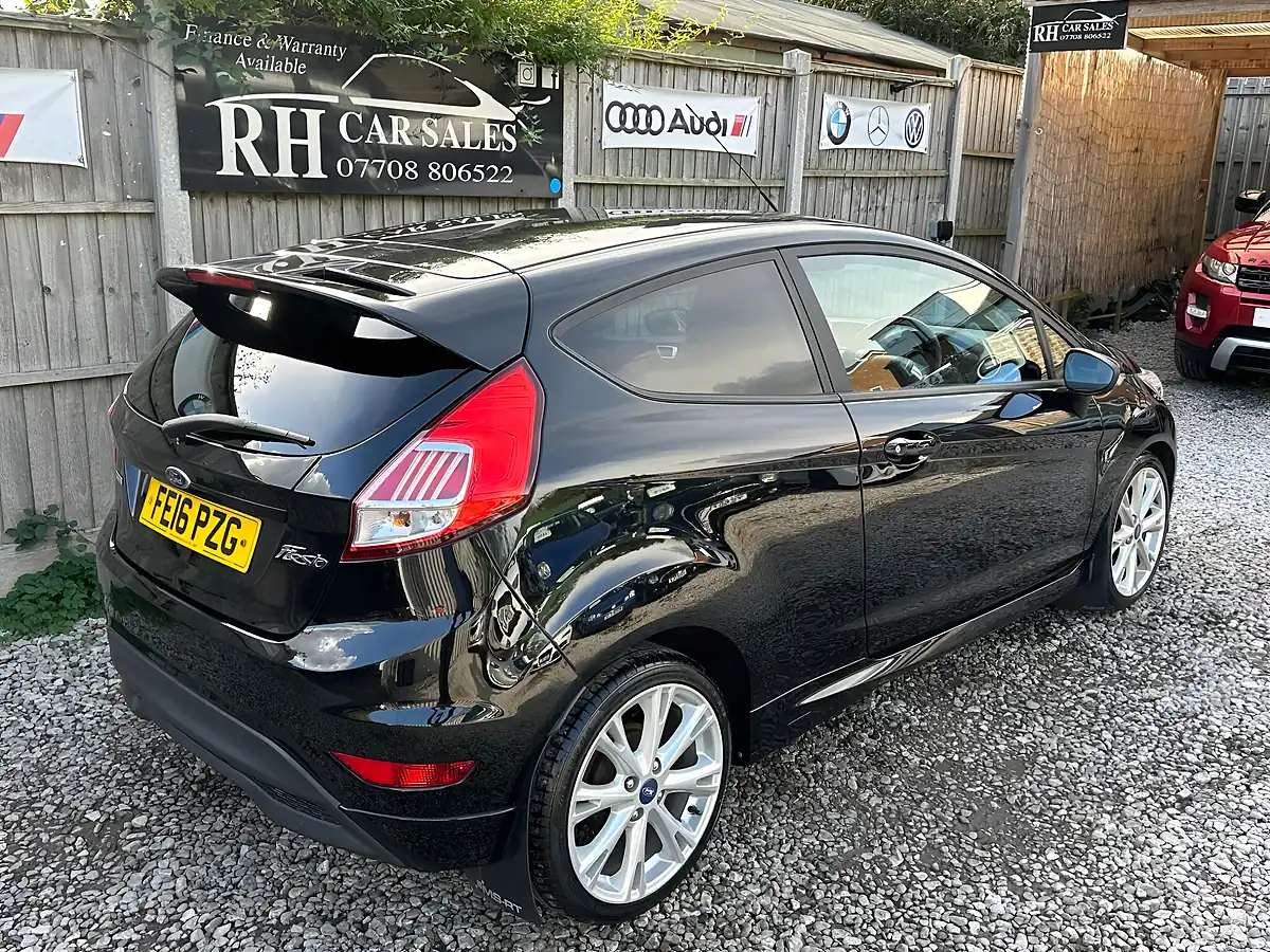 Used 2016 Ford Fiesta Zetec S Black - Interior and Exterior details 9
