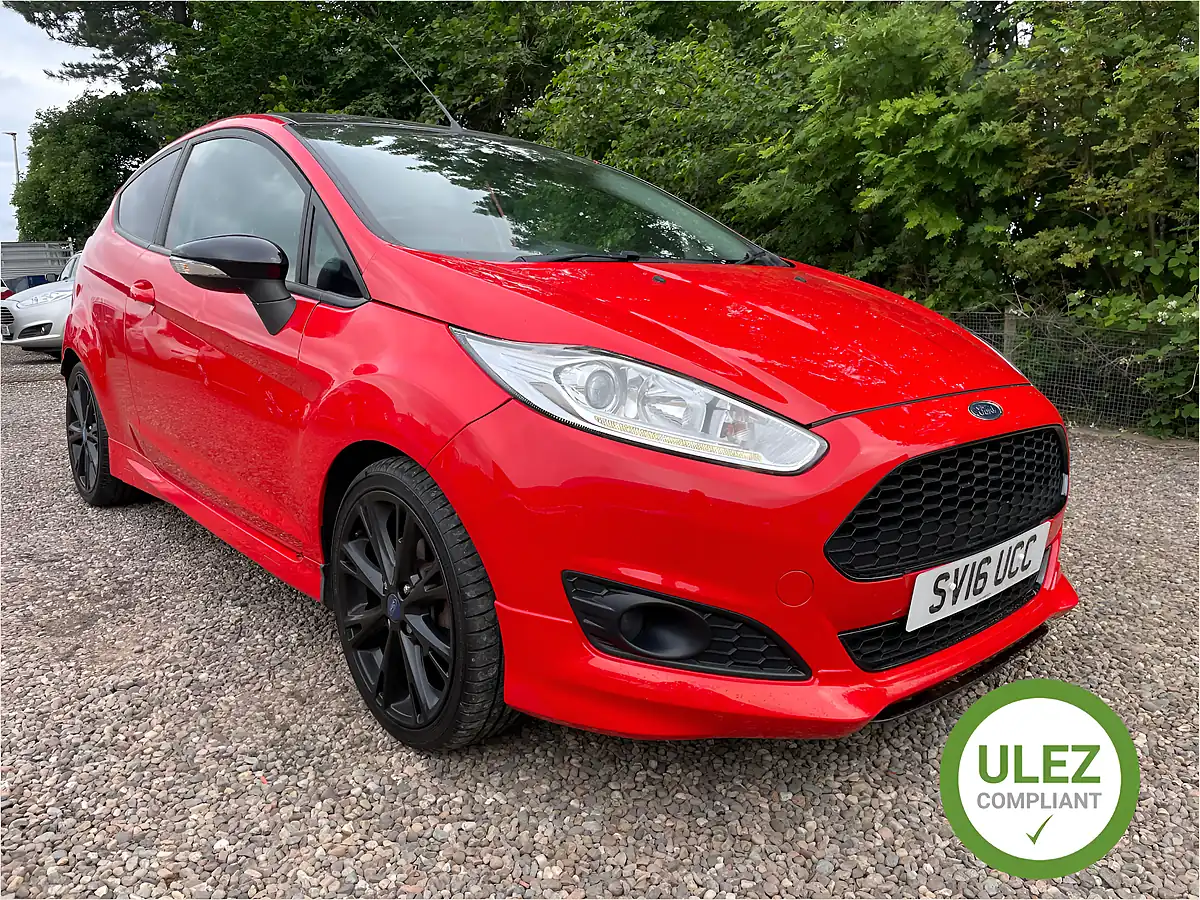 Used 2016 Ford Fiesta Zetec S Red - Front View