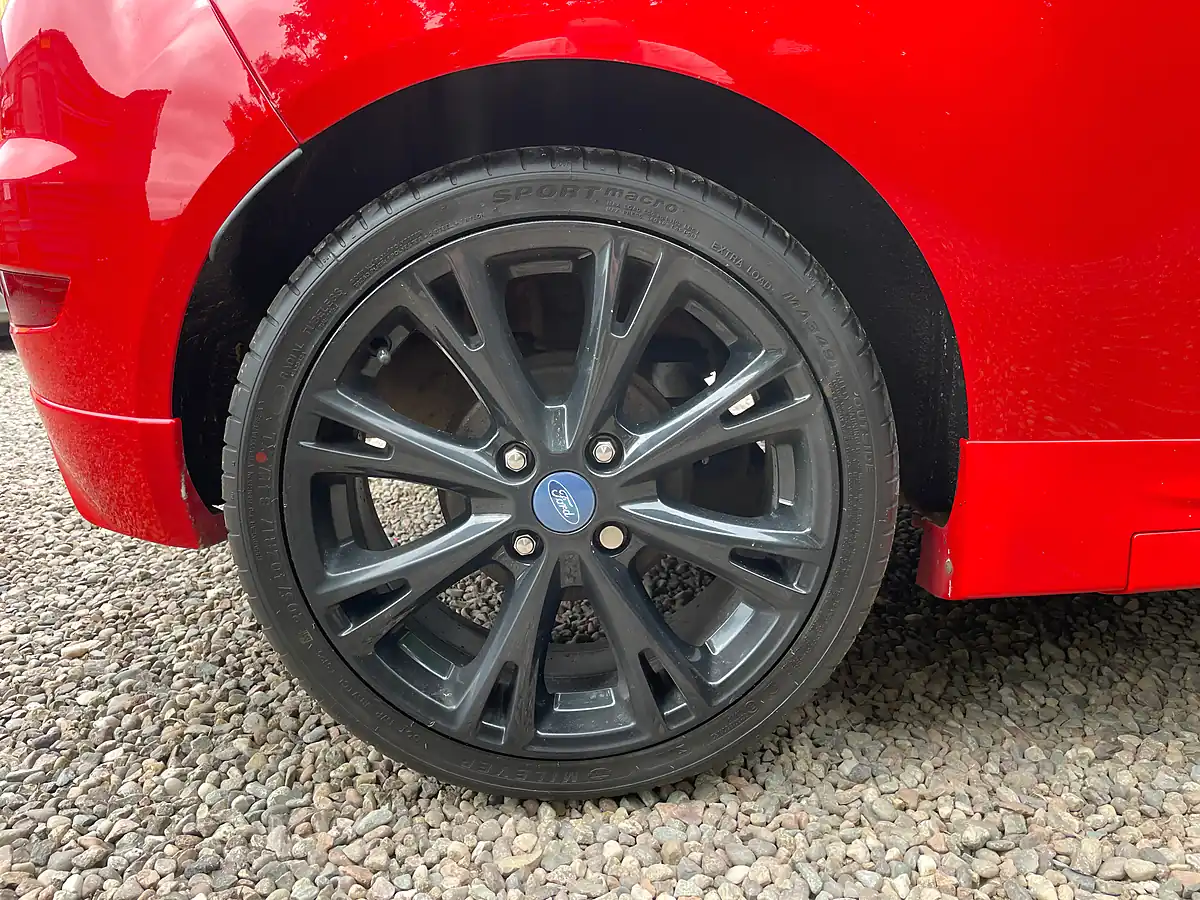 Used 2016 Ford Fiesta Zetec S Red - Interior and Exterior details 19